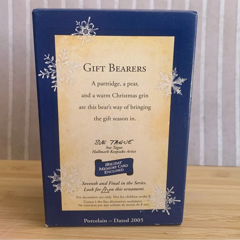 Hallmark Keepsake Ornament * Gift Bearers * 2005